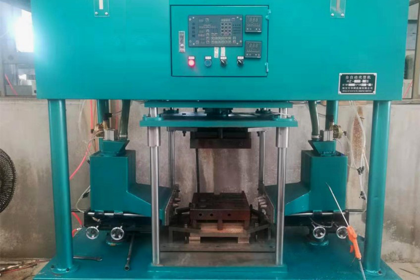 Sand core machine
